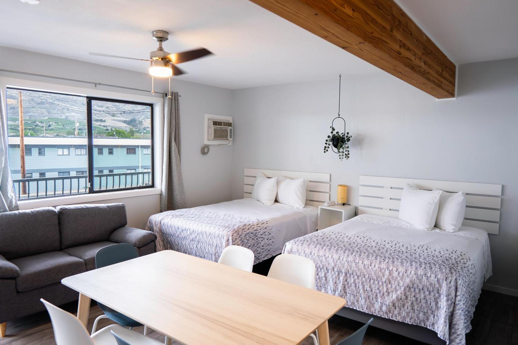 Poplars Motel On The Lake Osoyoos Extérieur photo